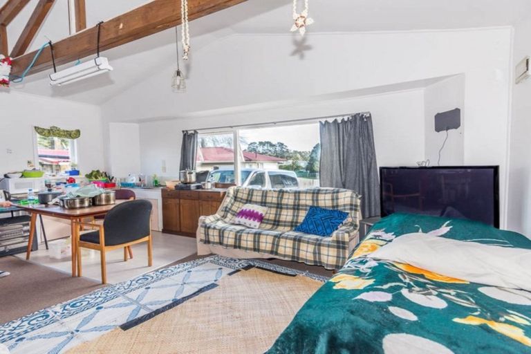 Photo of property in 4 Coburg Street, Henderson, Auckland, 0612