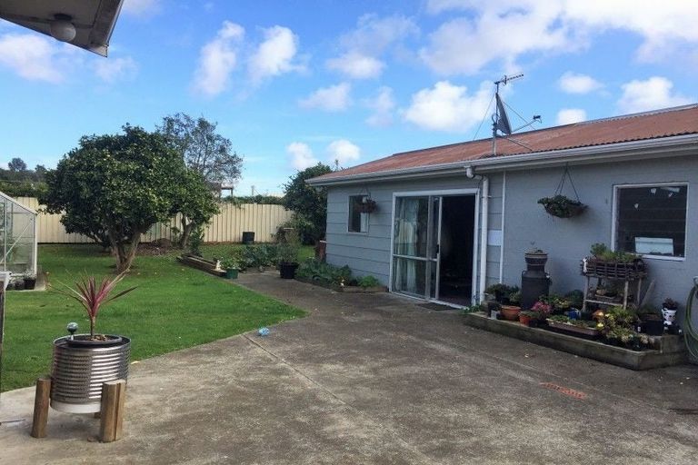 Photo of property in 24 Liverpool Street, Levin, 5510