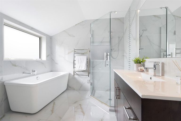 Photo of property in 30a Seaview Road, Glenfield, Auckland, 0629