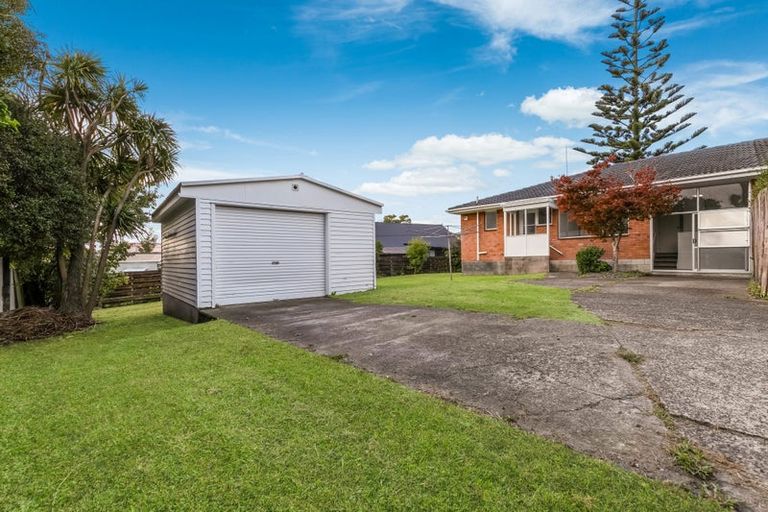 Photo of property in 70 Kaurilands Road, Titirangi, Auckland, 0604