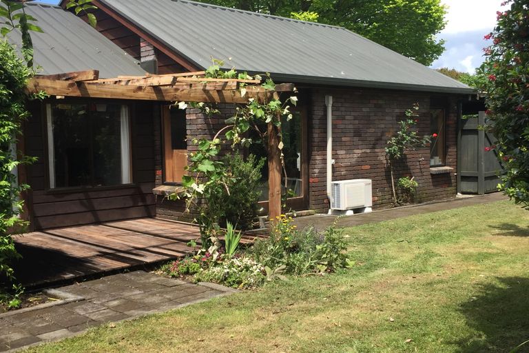 Photo of property in 121 Taylor Street, Cambridge, 3434