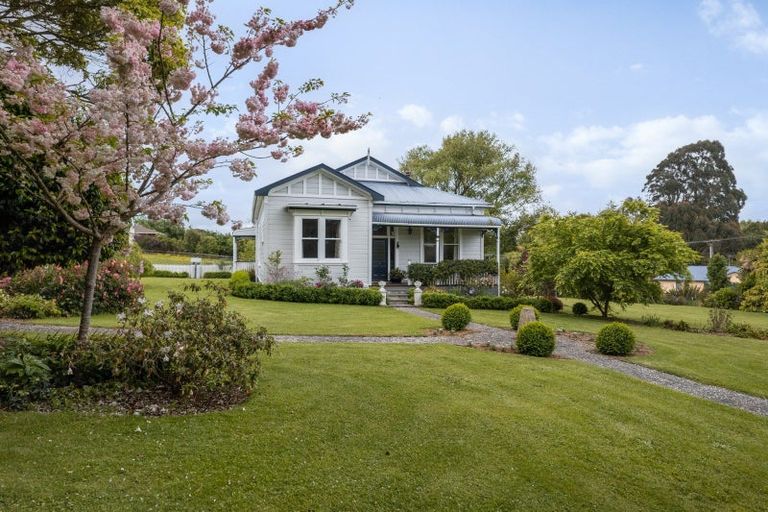 Photo of property in 209 Tiro Tiro Road, Levin, 5510