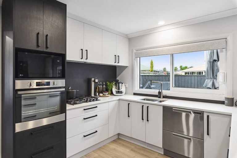 Photo of property in 155 Guildford Drive, Paraparaumu Beach, Paraparaumu, 5032