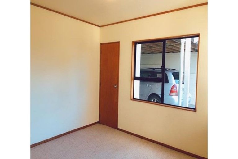 Photo of property in 1/9 Kiteroa Terrace, Rothesay Bay, Auckland, 0630