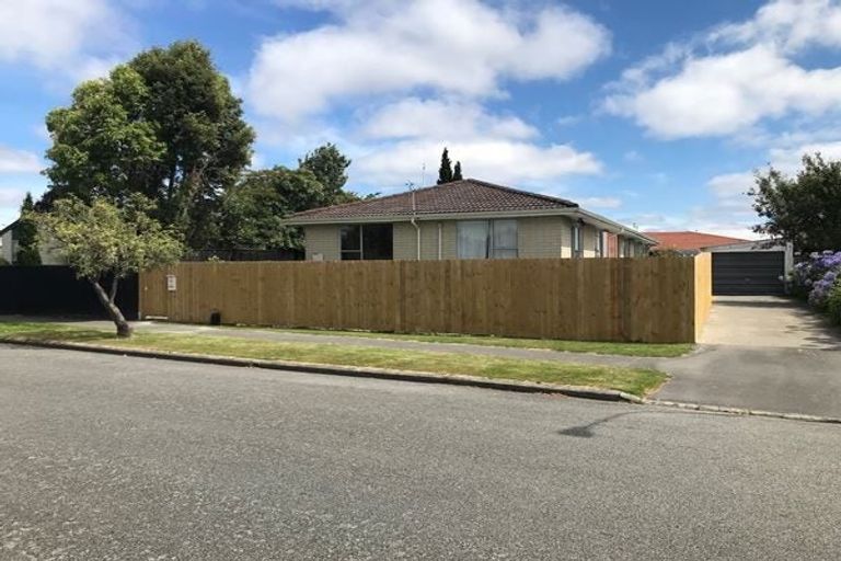 Photo of property in 1/45 Chipping Lane, Redwood, Christchurch, 8051