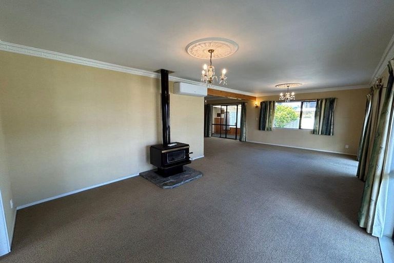 Photo of property in 4 Allan Place, Papamoa Beach, Papamoa, 3118
