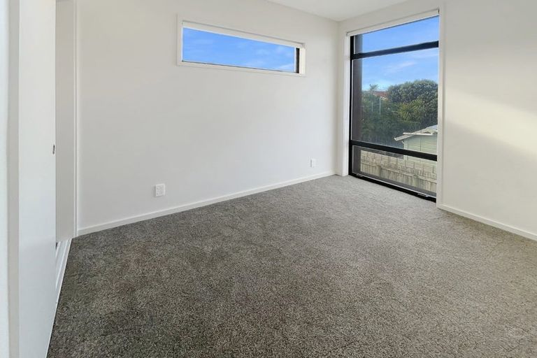 Photo of property in 149u4 Onepu Road, Lyall Bay, Wellington, 6022
