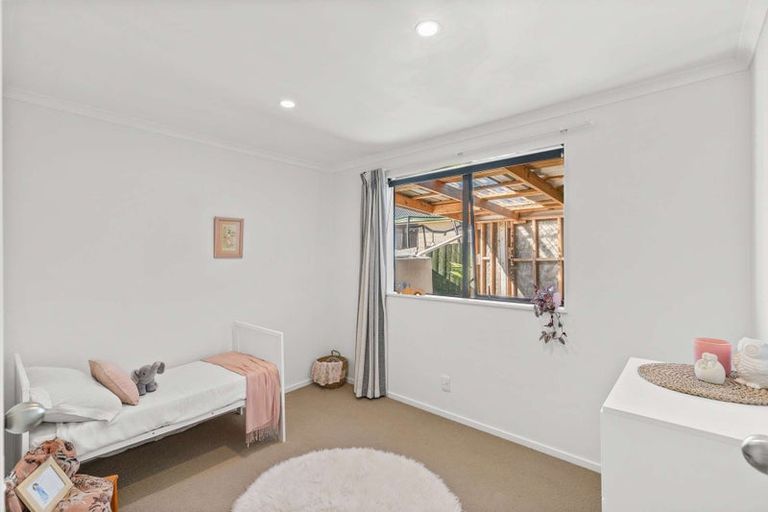 Photo of property in 1/26 Waiora Road, Stanmore Bay, Whangaparaoa, 0932