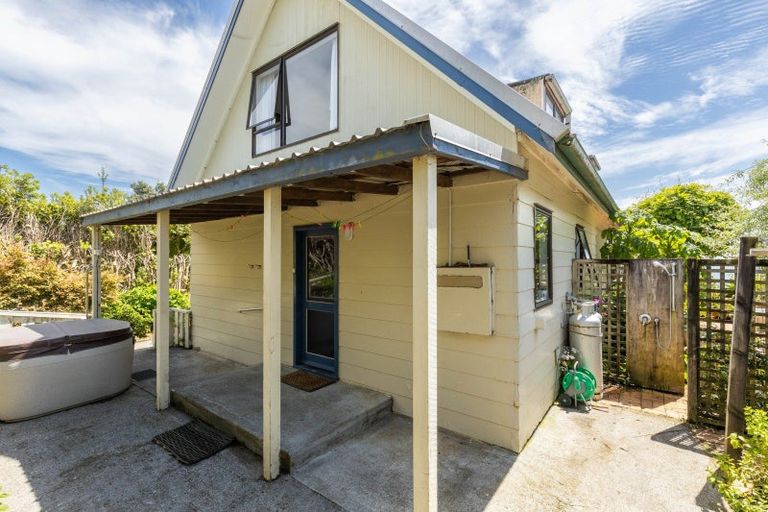 Photo of property in 13 Motukari Place, Onaero, Waitara, 4383