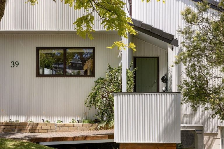 Photo of property in 39 Westwood Street, Bellevue, Tauranga, 3110