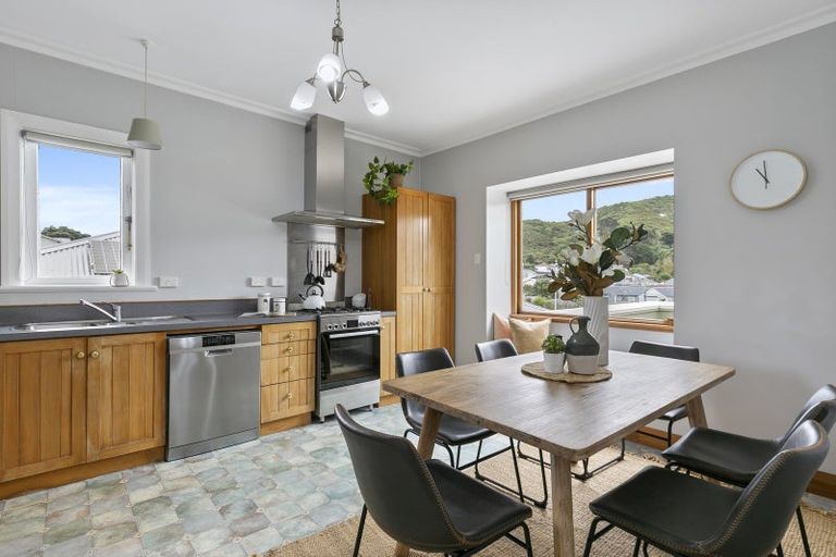 Photo of property in 4 Don Street, Island Bay, Wellington, 6023