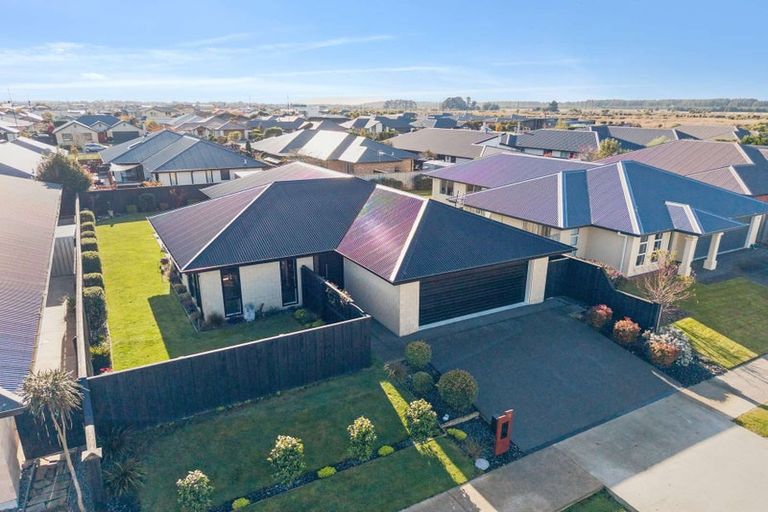 Photo of property in 12 Waimarie Street, Pegasus, 7612