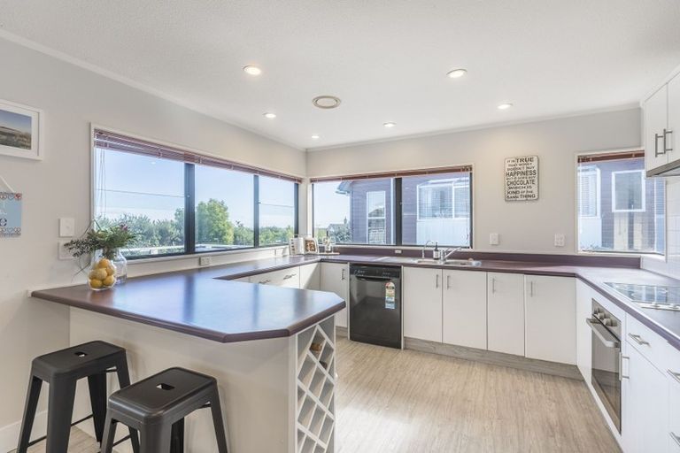 Photo of property in 11 Kea Street, Waikanae, 5036