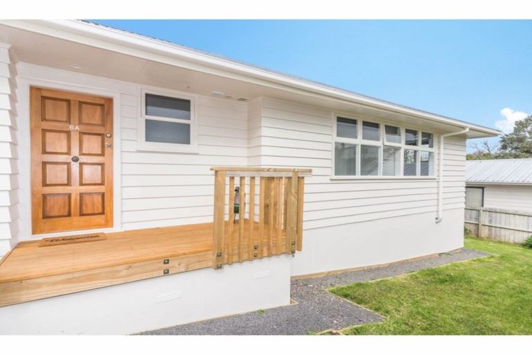 Photo of property in 6 Sheehan Road, Te Atatu South, Auckland, 0610
