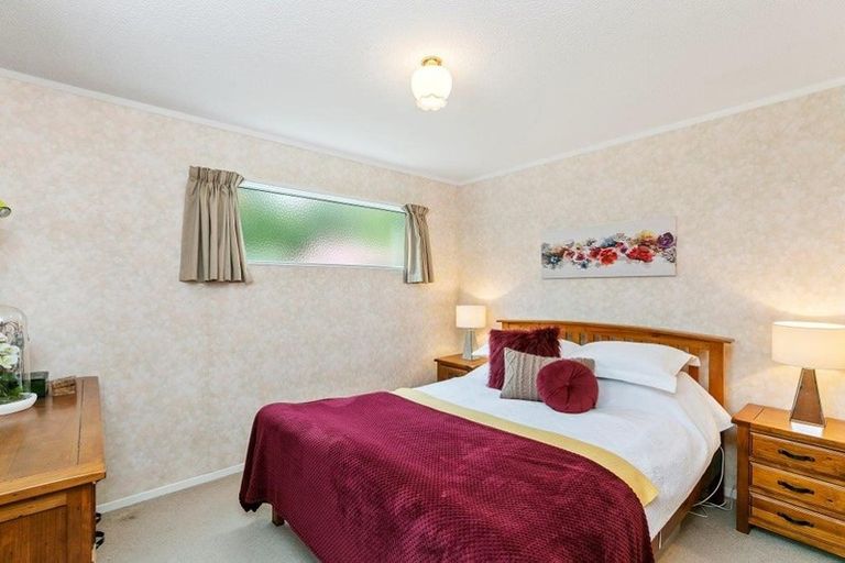 Photo of property in 12/2 Burdendale Grove, Churton Park, Wellington, 6037