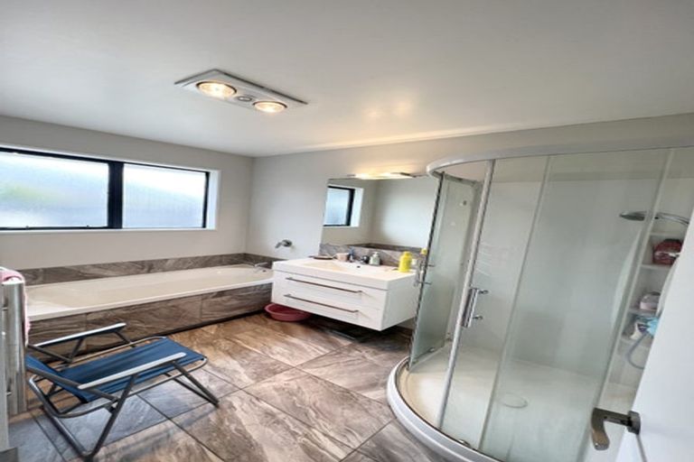 Photo of property in 34 Davaar Crescent, Broomfield, Christchurch, 8042