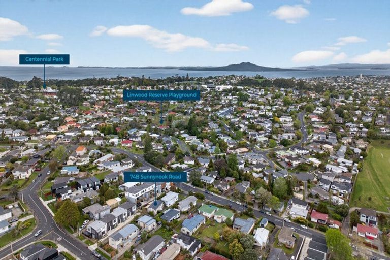 Photo of property in 2/74 Sunnynook Road, Sunnynook, Auckland, 0620