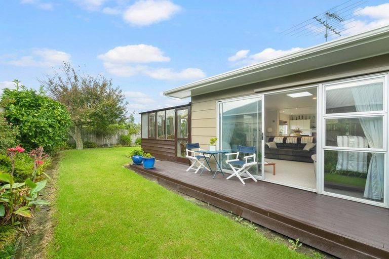 Photo of property in 7a Lillian Place, Orewa, 0931
