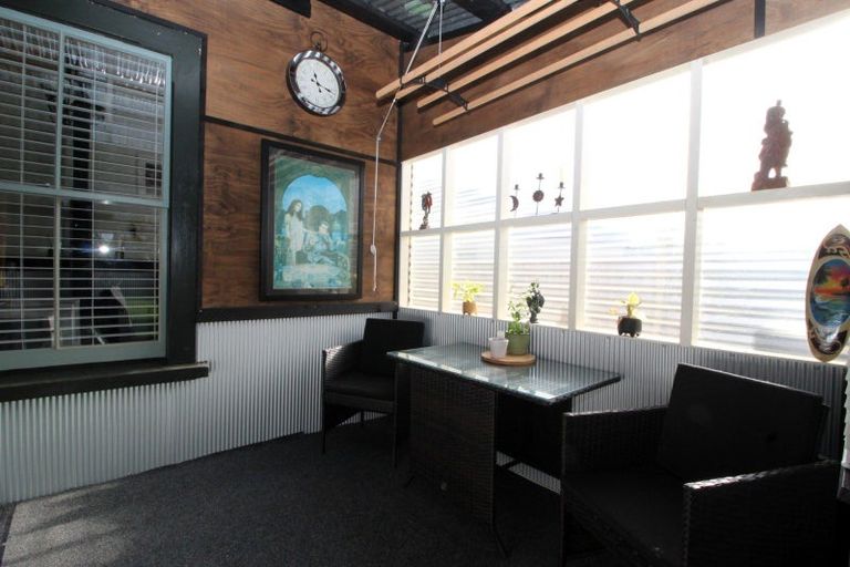 Photo of property in 26 Ross Street, Woodville, 4920