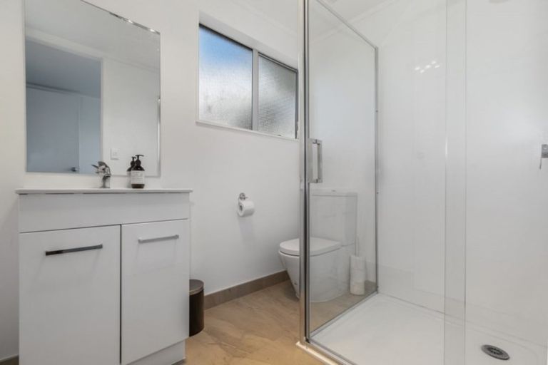Photo of property in 24a/3 Waimumu Road, Massey, Auckland, 0614