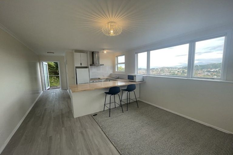 Photo of property in 12 Mataroa Avenue, Northland, Wellington, 6012