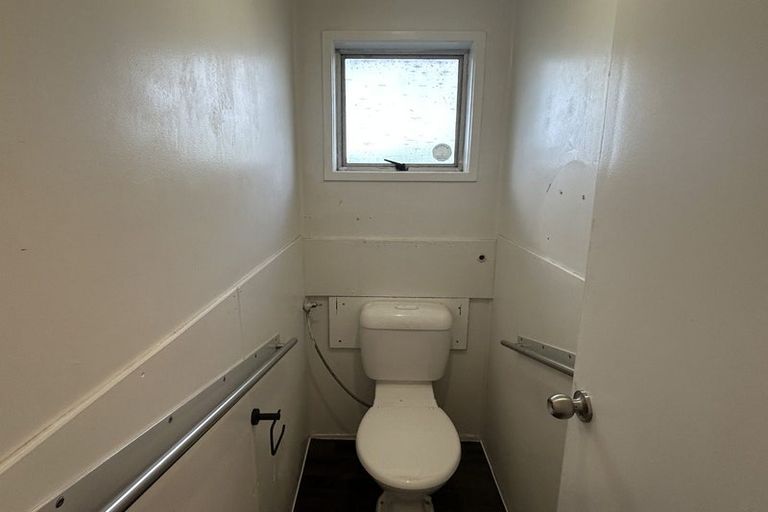 Photo of property in 7a Clayburn Road, Glen Eden, Auckland, 0602