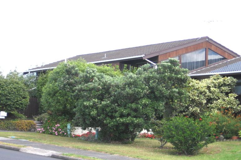 Photo of property in 2/9 Nigel Road, Browns Bay, Auckland, 0630