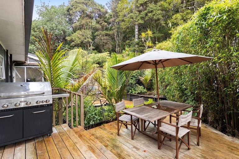 Photo of property in 26 Daffodil Street, Titirangi, Auckland, 0604