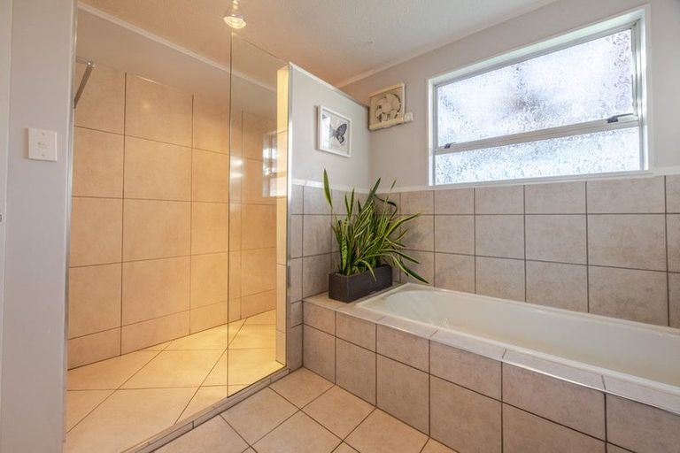 Photo of property in 104 Freyberg Avenue, Tamatea, Napier, 4112