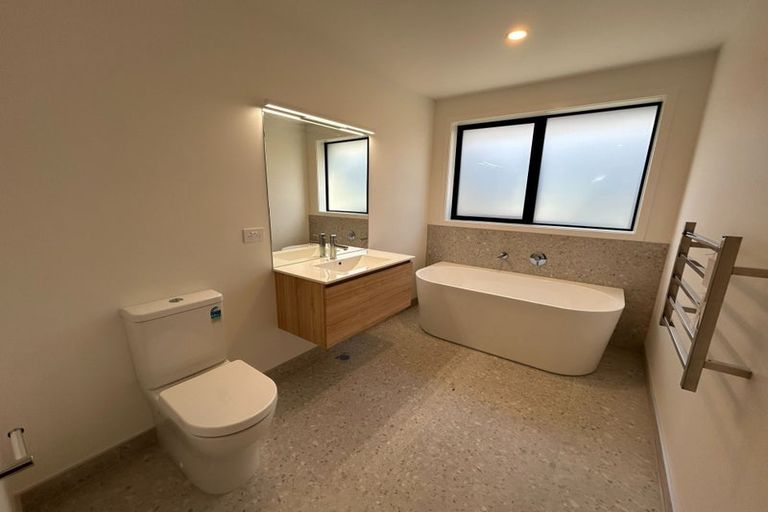 Photo of property in 32 Longview Drive, Lake Hawea, 9382