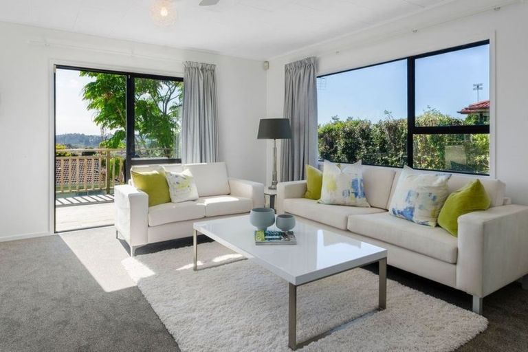 Photo of property in 16 Santiago Crescent, Unsworth Heights, Auckland, 0632