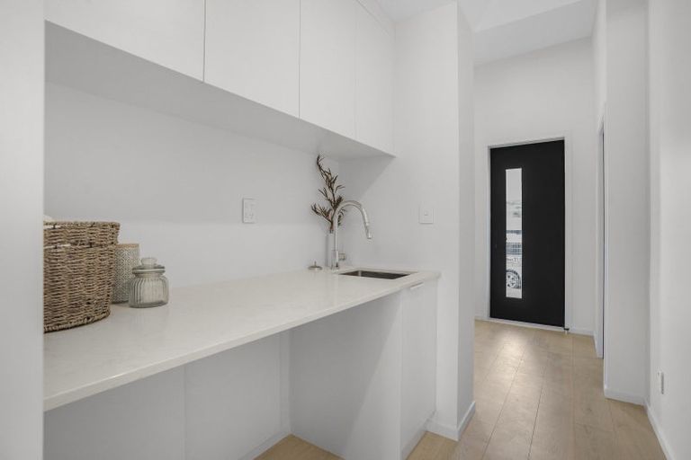 Photo of property in 2 Pascoe Avenue, Paremata, Porirua, 5026