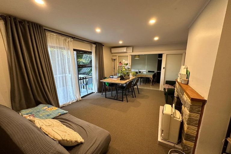 Photo of property in 43 Renata Crescent, Te Atatu Peninsula, Auckland, 0610