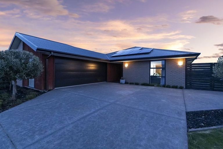 Photo of property in 15 Chimango Place, Rolleston, 7615