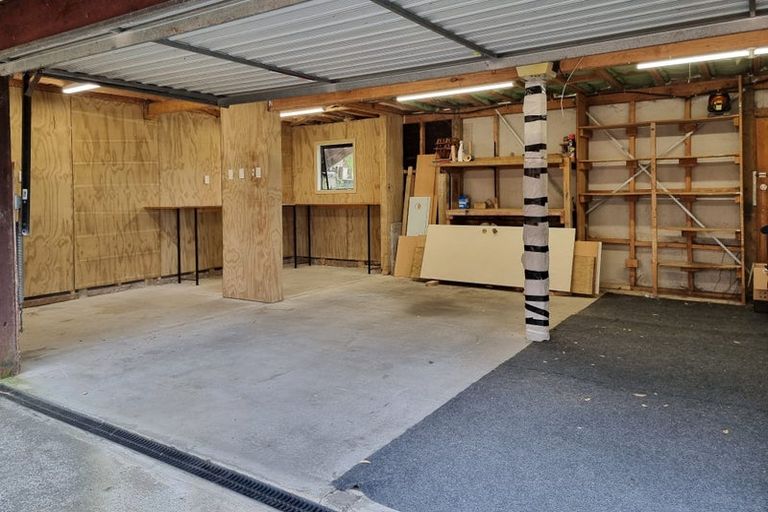 Photo of property in 1/11 Park Road, Glenfield, Auckland, 0629