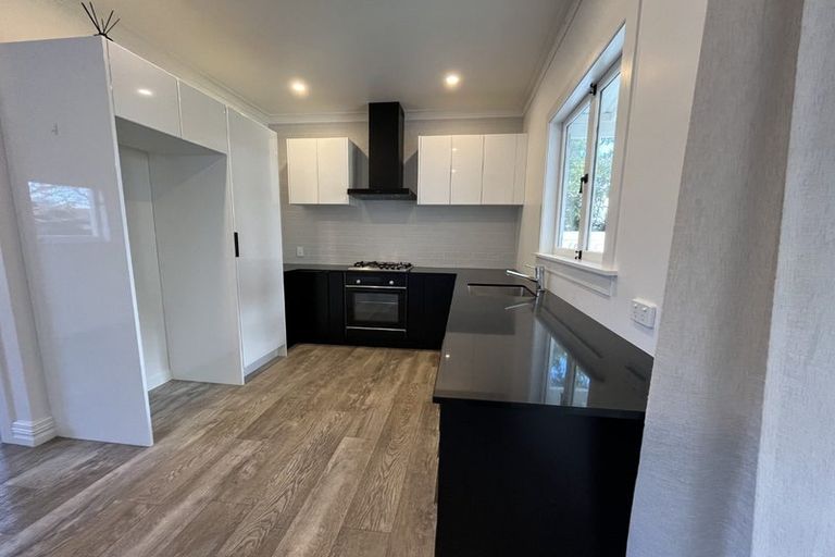 Photo of property in 31 Dunk Place, Milson, Palmerston North, 4414