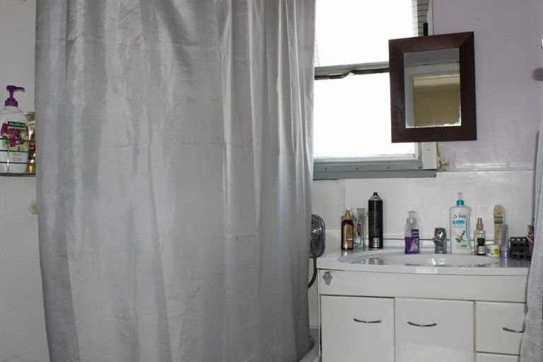 Photo of property in 5 Henderson Street, Dannevirke, 4930