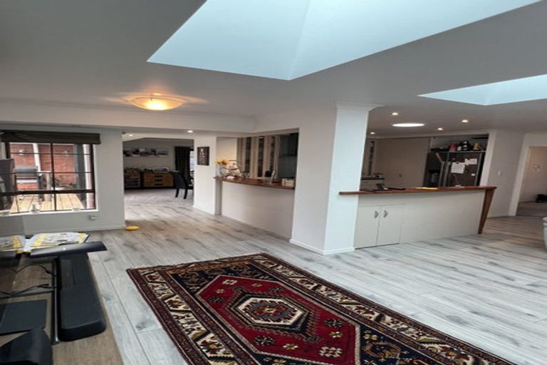 Photo of property in 5 Cumbrian Place, Conifer Grove, Takanini, 2112