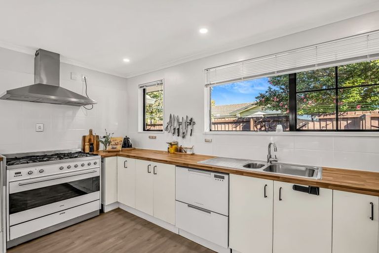 Photo of property in 64 Karnak Crescent, Russley, Christchurch, 8042