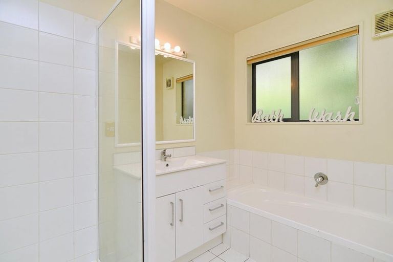 Photo of property in 10 Riegler Place, Belfast, Christchurch, 8051