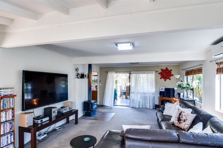 Photo of property in 27 Lowther Place, Taradale, Napier, 4112