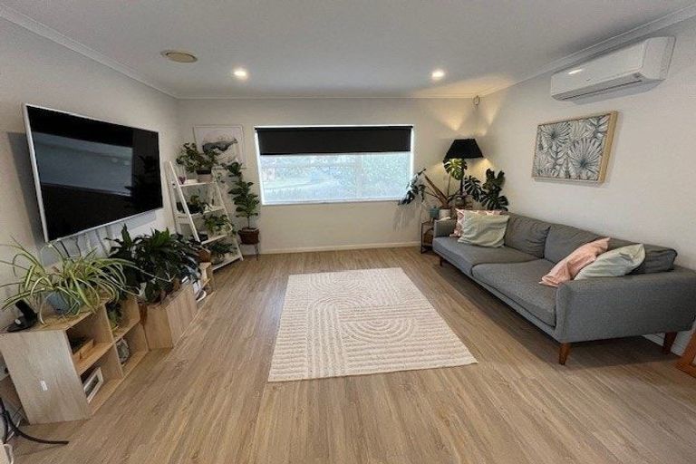 Photo of property in 26 Heidi Crescent, Flat Bush, Auckland, 2016