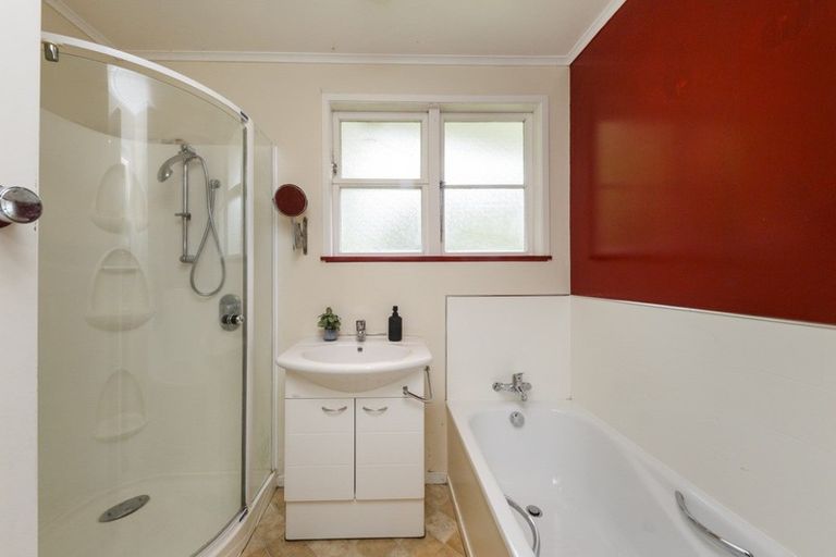 Photo of property in 73 Ruamahanga Crescent, Terrace End, Palmerston North, 4410