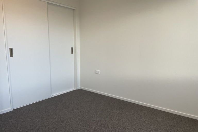 Photo of property in 104/28c Eileen Newey Place, Henderson, Auckland, 0612