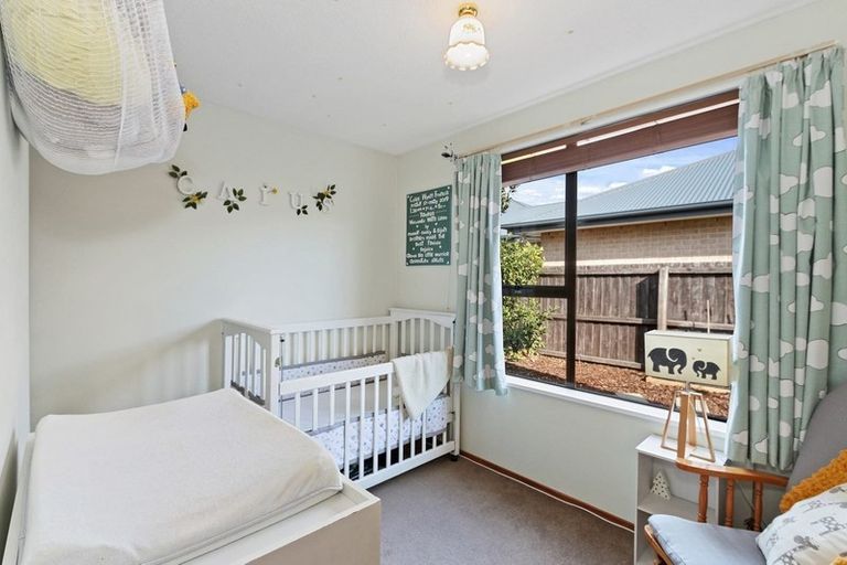 Photo of property in 22 Mchaffies Place, Wainoni, Christchurch, 8061