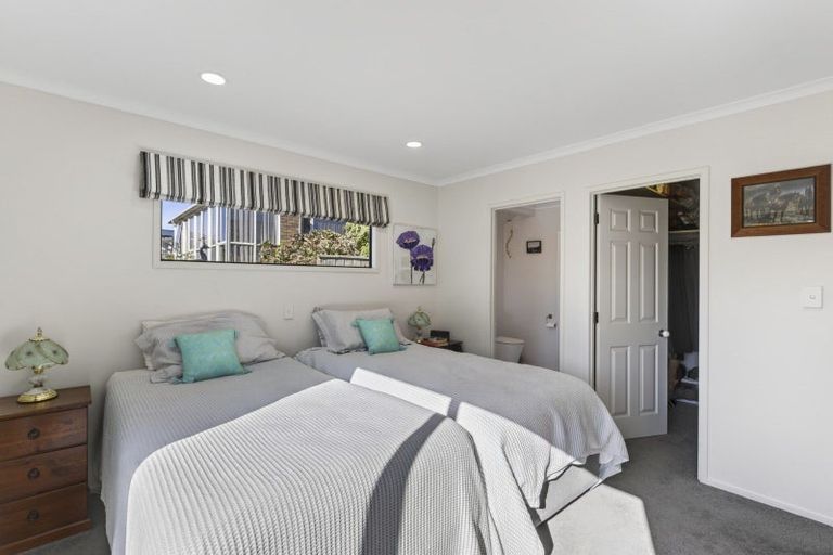 Photo of property in 20 Kowhai Street, Strandon, New Plymouth, 4312