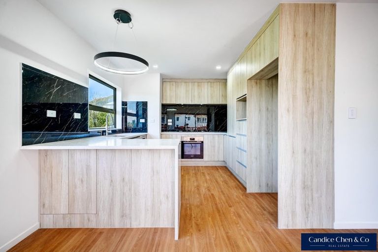 Photo of property in 74b Awaroa Road, Sunnyvale, Auckland, 0612