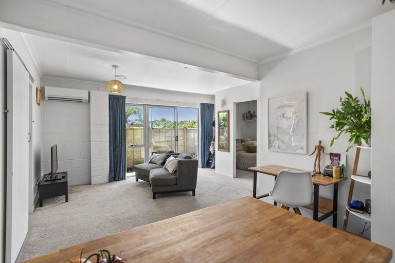 Photo of property in 11 Hague Place, Birkenhead, Auckland, 0626