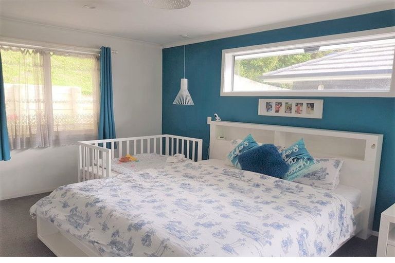 Photo of property in 17 Banks Boulevard, Whitby, Porirua, 5024