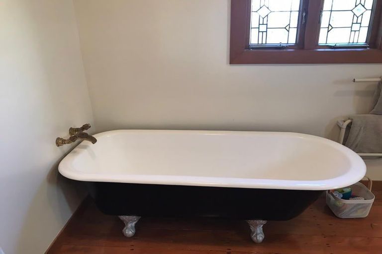 Photo of property in 16a Kowhai Road, Campbells Bay, Auckland, 0630